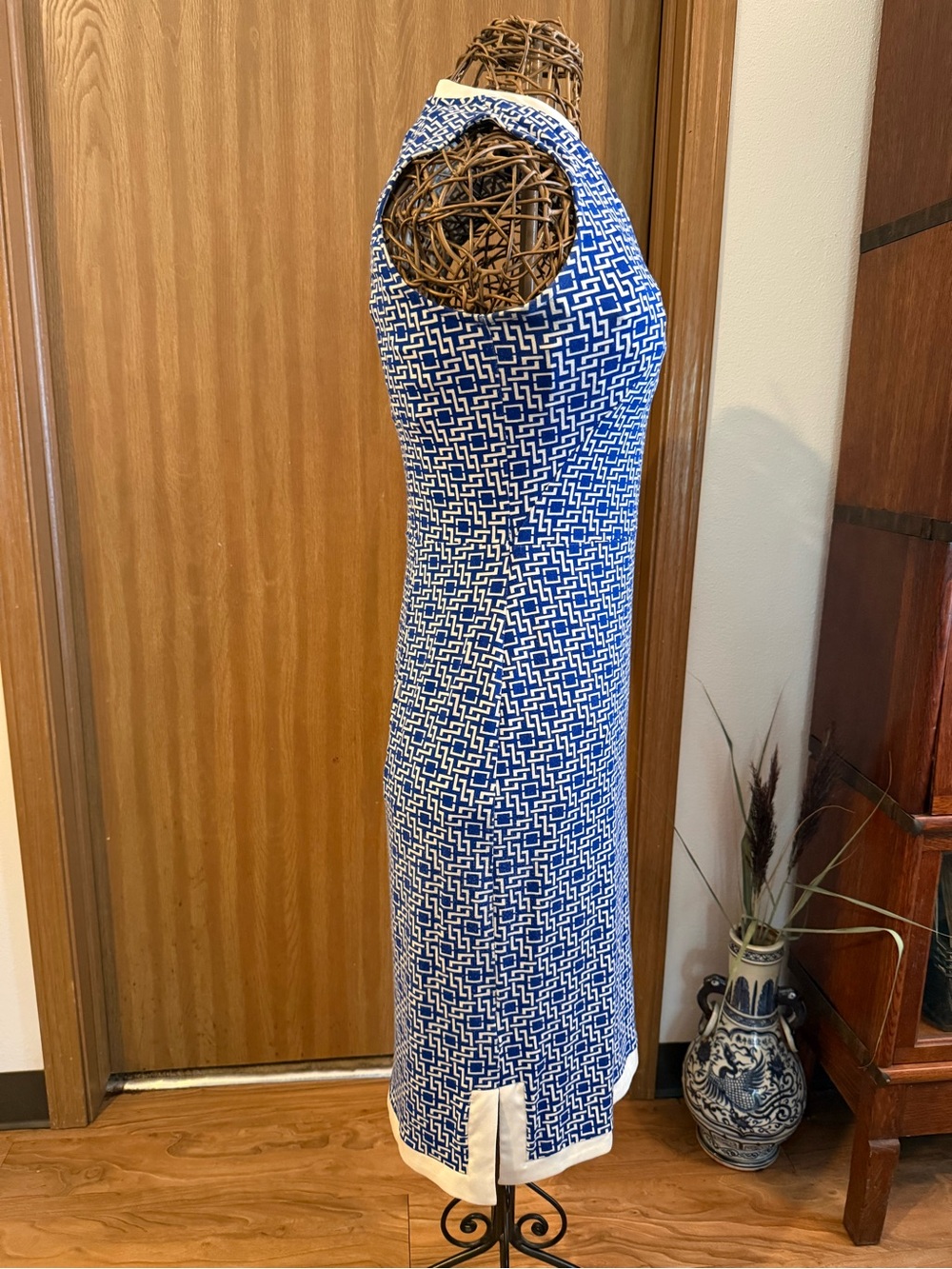 Ann Taylor Blue and White Geometric Halter Midi Dress with V-Neck - Picture 4 of 8